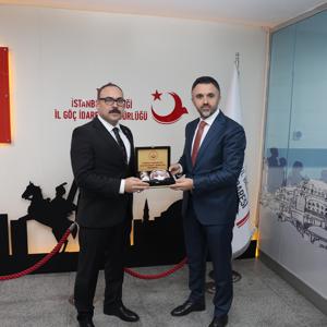 İl Müdürümüz Sn. Ömer Turan, İstanbul İl Göç İdaresi Müdürü Olarak Göreve Başlayan Ekrem Emre Çölyen’e Hayırlı Olsun Ziyaretinde Bulundu - fotoğraf 1