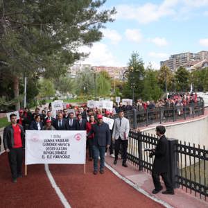 1 Ekim Dünya Yaşlılar Günü Kapsamında Kortej Yürüyüşü Gerçekleştirildi - fotoğraf 1
