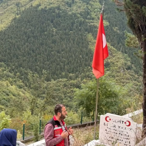 Şehitlerimiz Bekir Yıldız İle Celal Yıldırım’In Şehadet Yıl Dönümleri Vesilesiyle Kabirleri Ve Aileleri Ziyaret Edildi. - fotoğraf 1