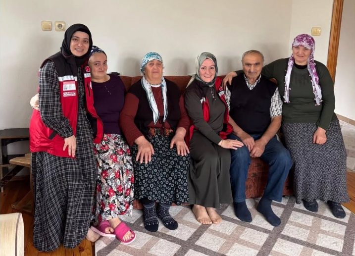 Şehit Yakınları Ve Gazilerimiz Hanelerinde Ziyaret Edildi.