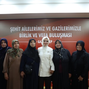 Bakan Göktaş, Gaziantep'te şehit aileleri ve gazilerle vefa buluşmasında bir araya geldi: - fotoğraf 8