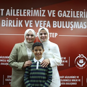 Bakan Göktaş, Gaziantep'te şehit aileleri ve gazilerle vefa buluşmasında bir araya geldi: - fotoğraf 10