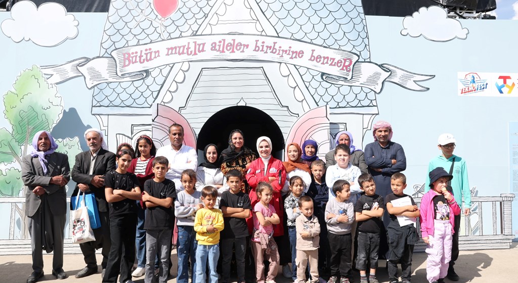 Aile ve Sosyal Hizmetler Bakanımız Göktaş, TEKNOFEST Güneydoğu'yu ziyaret etti