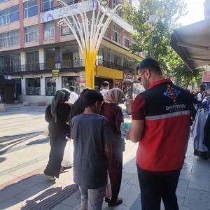 Batman Modeli Sahada: Bağımlılıkla Mücadelede Farkındalık Çalışmaları Sürüyor - fotoğraf 5