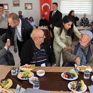 Dünya Yaşlılar Günü’nde Büyüklerimizle Anlamlı Buluşma - fotoğraf 3