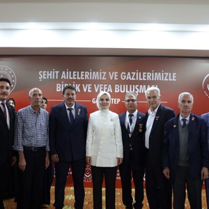Bakan Göktaş, Gaziantep'te şehit aileleri ve gazilerle vefa buluşmasında bir araya geldi: - fotoğraf 6