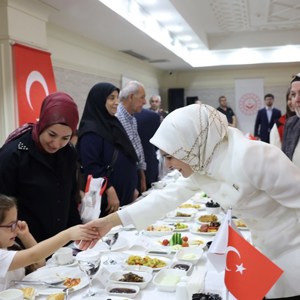 Bakan Göktaş, Gaziantep'te şehit aileleri ve gazilerle vefa buluşmasında bir araya geldi: - fotoğraf 11