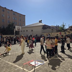 🎬🌙 Gökyüzü Altında Çocuk Kahkahaları Beytüşşebap’ta! 🌟 - fotoğraf 4
