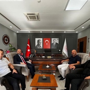 Sağlık-Sen Muğla Şube Başkanı Özcan ÇİÇEK, İl Müdürümüz Mahmut SELÇUK’u makamında ziyaret etti. - fotoğraf 1