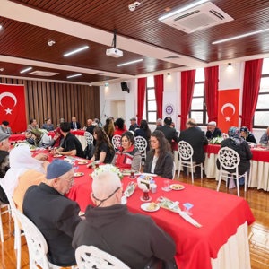 Sayın Valimiz Tülay BAYDAR BİLGİHAN, 1 Ekim Dünya Yaşlılar Günü Münasebetiyle Cumhuriyet Meydanı’nda Düzenlenen Programa Katıldı - fotoğraf 15