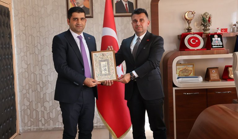 Şehidimiz Polis Memuru İshak Çelik’in kardeşi Yakup Çelik, İl Müdürlüğümüzü ziyaret etti.