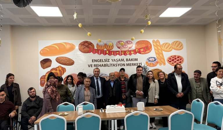 Hürmet Makamının Sahipleri Kıymetli Büyüklerimiz, Hamidiye Gündüz Bakım Merkezimizde Özel Gereksinimli Bireylerimizle Buluştu