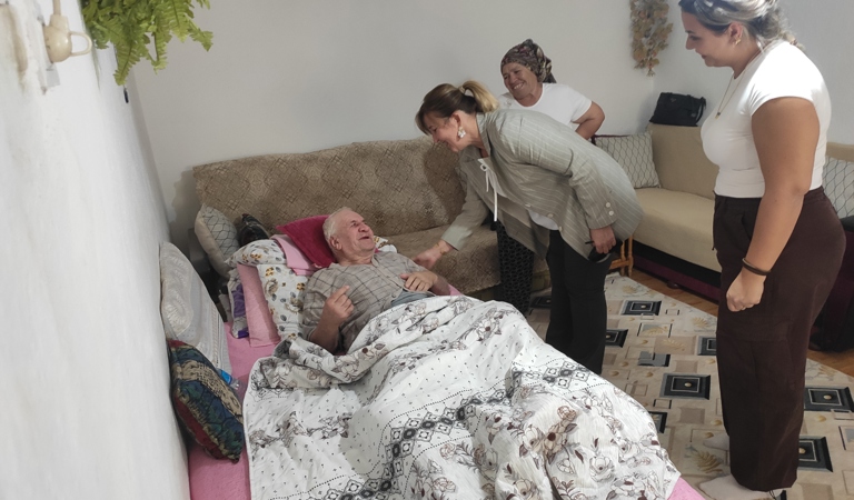 Edirne Aile ve Sosyal Hizmetler İl Müdürlüğüne bağlı Keşan Sosyal Hizmet Merkezi Müdürlüğü tarafından Karlı Köyü’nde ikamet eden ailemiz ziyaret edildi.
