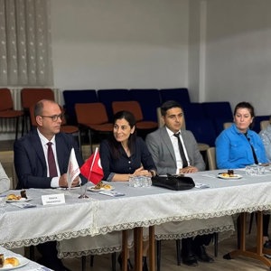  ‘Otizm Spektrum Bozukluğu Tanısı Alan Bireylerin Ailelerine Yönelik Bireysel Sosyal Hizmet Danışmanlığı Projesi’nin süreç değerlendirme toplantısı gerçekleştirildi. - fotoğraf 1