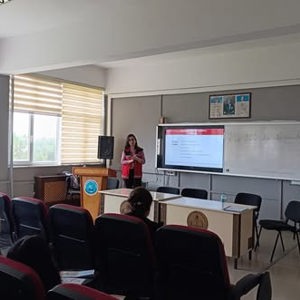 Sarı Saltuk Anadolu Lisesi öğrencilerine yönelik Kadına Yönelik Şiddetle Mücadele Semineri gerçekleştirildi. - fotoğraf 1