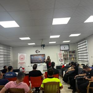 Koruyucu Aile Hizmet Modeli Tanıtım Eğitimi Gerçekleştirildi - fotoğraf 1