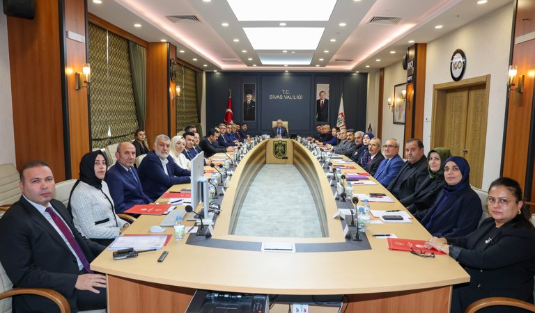 Valimiz Sn. Yılmaz Şimşek Başkanlığında Kadına Yönelik Şiddetle Mücadele Toplantısı Gerçekleştirildi