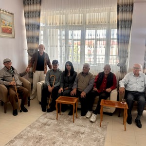 İl Müdürümüzden Huzurevi Sakinlerimize Anlamlı Ziyaret - fotoğraf 2