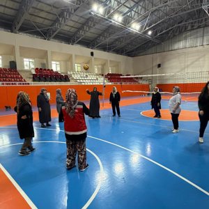 1 Ekim Dünya Yaşlılar Günü’nde Gürün’de Kıymetli Büyüklerimizle Sportif Etkinlik - fotoğraf 1