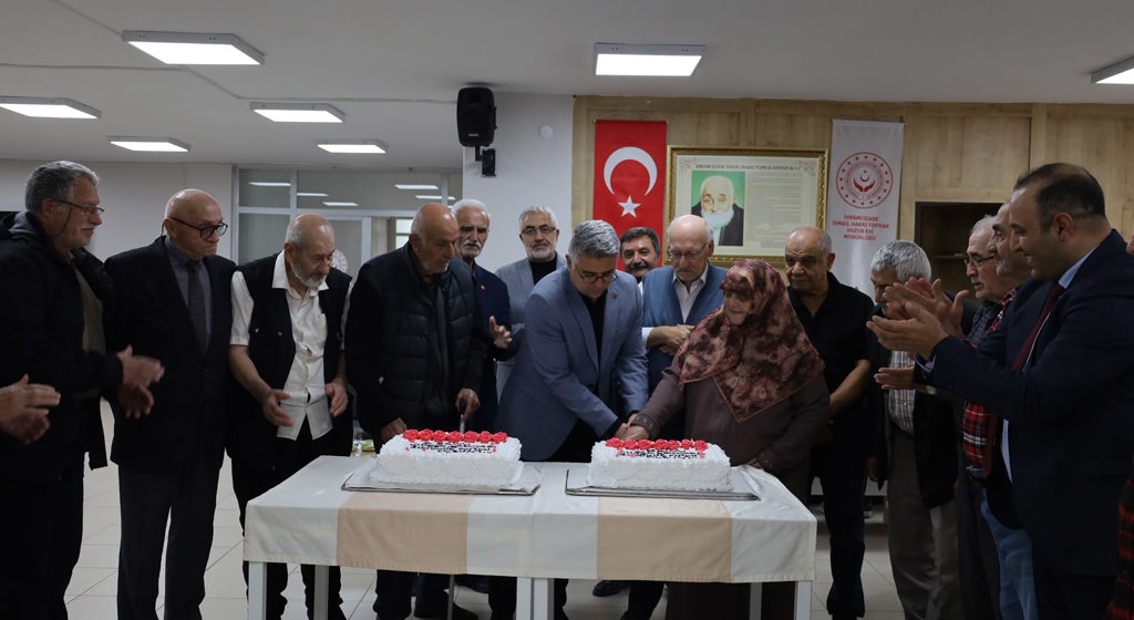 İl Müdürümüz Özgür Kırmızıtaş, Kıymetli Büyüklerimizle Dünya Yaşlılar Günü’nü Kutladı