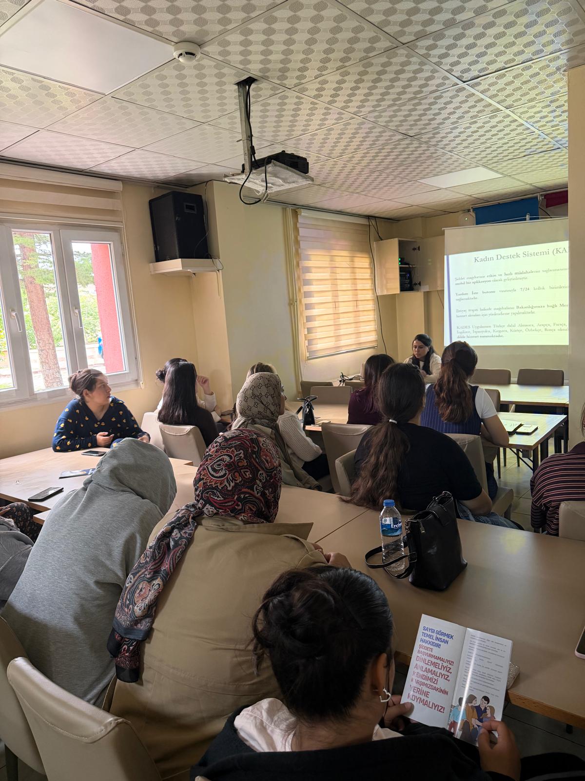 2 Ekim Uluslararası Şiddetsizlik Günü’nde Gürün’de Farkındalık Semineri