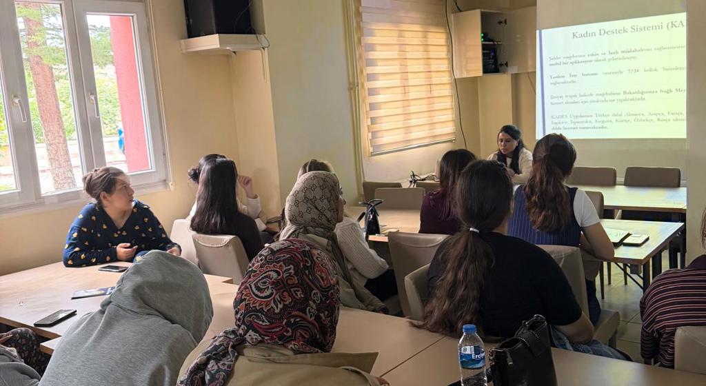 2 Ekim Uluslararası Şiddetsizlik Günü’nde Gürün’de Farkındalık Semineri