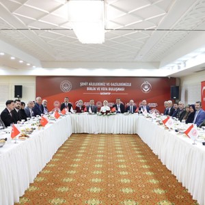 Bakan Göktaş, Gaziantep'te şehit aileleri ve gazilerle vefa buluşmasında bir araya geldi: - fotoğraf 14