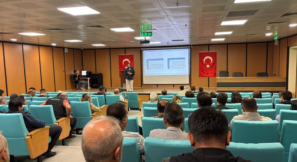 Çevre, Şehircilik ve İklim Değişikliği İl Müdürlüğü Personeline Yönelik Kadına Yönelik Şiddetle Mücadele Farkındalık Eğitimi Gerçekleştirildi  