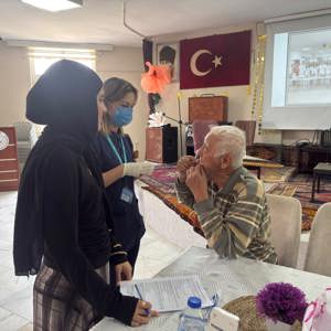 📌 Büyüklerimizin Gülümsemesinde İyilik Var! - fotoğraf 3