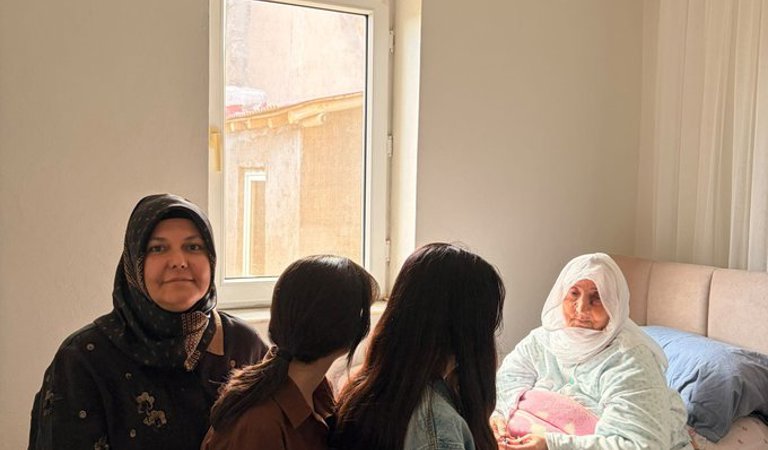 1 Ekim Dünya Yaşlılar Günü münasebetiyle, yaşlılarımızı ziyaret ederek kendileriyle bir araya geldik.