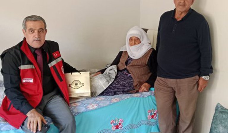 1 Ekim Dünya Yaşlılar Günü münasebetiyle, yaşlılarımızı ziyaret ederek kendileriyle bir araya geldik.