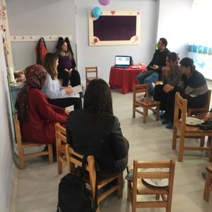 Kreş ve Gündüz Bakımevi Personellerine ve Velilerine “Bilişim Teknolojileri ve İnternetin Bilinçli Kullanılması” Semineri Verildi. - fotoğraf 2