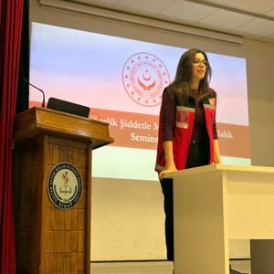 Şiddetle mücadelede farkındalık, bilinçli ve duyarlı bireylerle güçlenir. - fotoğraf 1