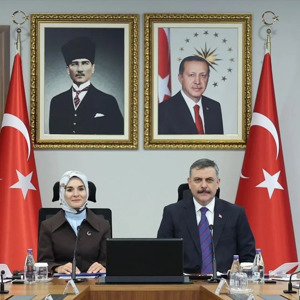 Valilerle sosyal yardımlara ilişkin değerlendirme toplantısı yapıldı - fotoğraf 1