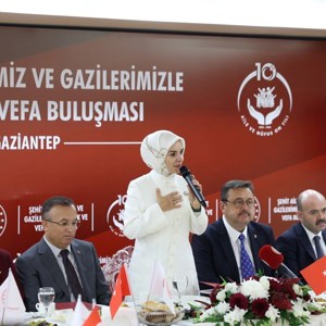 Bakan Göktaş, Gaziantep'te şehit aileleri ve gazilerle vefa buluşmasında bir araya geldi: - fotoğraf 1