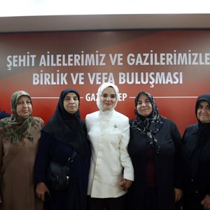 Bakan Göktaş, Gaziantep'te şehit aileleri ve gazilerle vefa buluşmasında bir araya geldi: - fotoğraf 7