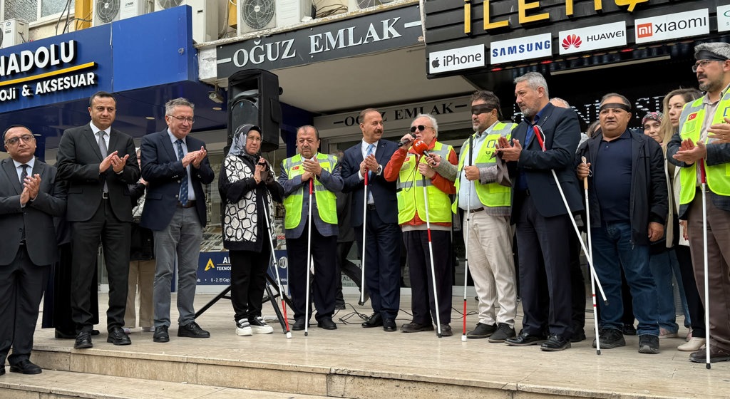 6 Nokta Körler Derneği ve Mimarlar Odası Isparta İl Temsilciliği tarafından düzenlenen farkındalık yürüyüşüne, Valimiz Sayın Abdullah Erin, İl Müdürümüz Selim Köse, İl Müdür Yardımcılarımız ve görevli çalışma arkadaşlarımızla birlikte katılım sağladık.