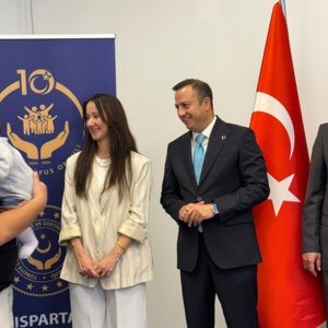 Isparta Aile ve Sosyal Hizmetler İl Müdürlüğümüz ile Mehir Aile Platformu Isparta İl Temsilciliği iş birliğinde, Evlenecek Gençlerin Desteklenmesi Projesi kapsamında bebek sahibi ailelerimizle kahvaltı programında bir araya geldik. - fotoğraf 16