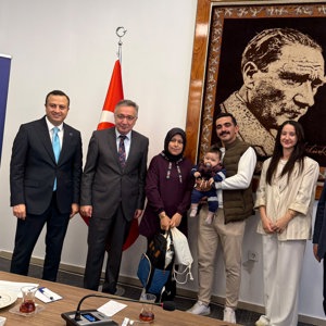 Isparta Aile ve Sosyal Hizmetler İl Müdürlüğümüz ile Mehir Aile Platformu Isparta İl Temsilciliği iş birliğinde, Evlenecek Gençlerin Desteklenmesi Projesi kapsamında bebek sahibi ailelerimizle kahvaltı programında bir araya geldik. - fotoğraf 9
