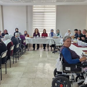 Zile Huzurevinde "1 Ekim Dünya Yaşlılar Günü" Coşkuyla Kutlandı - fotoğraf 2