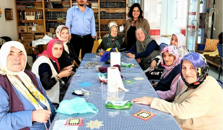 Kıymetli Büyüklerimizle El İşi Etkinliği Gerçekleştirildi.