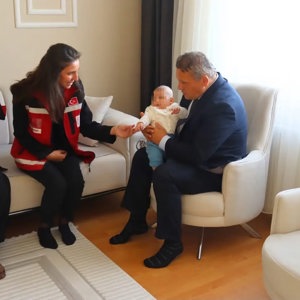 “Her Yuva Bir Umut, Her Bebek Bir Bereket” ve "Hayat Bağım" projeleri kapsamında, Aile ve Sosyal Hizmetler İl Müdürümüz Sayın Sami Çift’in katılımıyla ailelerimizi ve çocuklarımızı ziyaret ettik. - fotoğraf 5