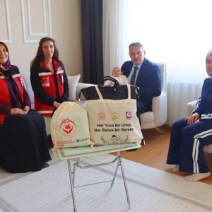 “Her Yuva Bir Umut, Her Bebek Bir Bereket” ve "Hayat Bağım" projeleri kapsamında, Aile ve Sosyal Hizmetler İl Müdürümüz Sayın Sami Çift’in katılımıyla ailelerimizi ve çocuklarımızı ziyaret ettik. - fotoğraf 1