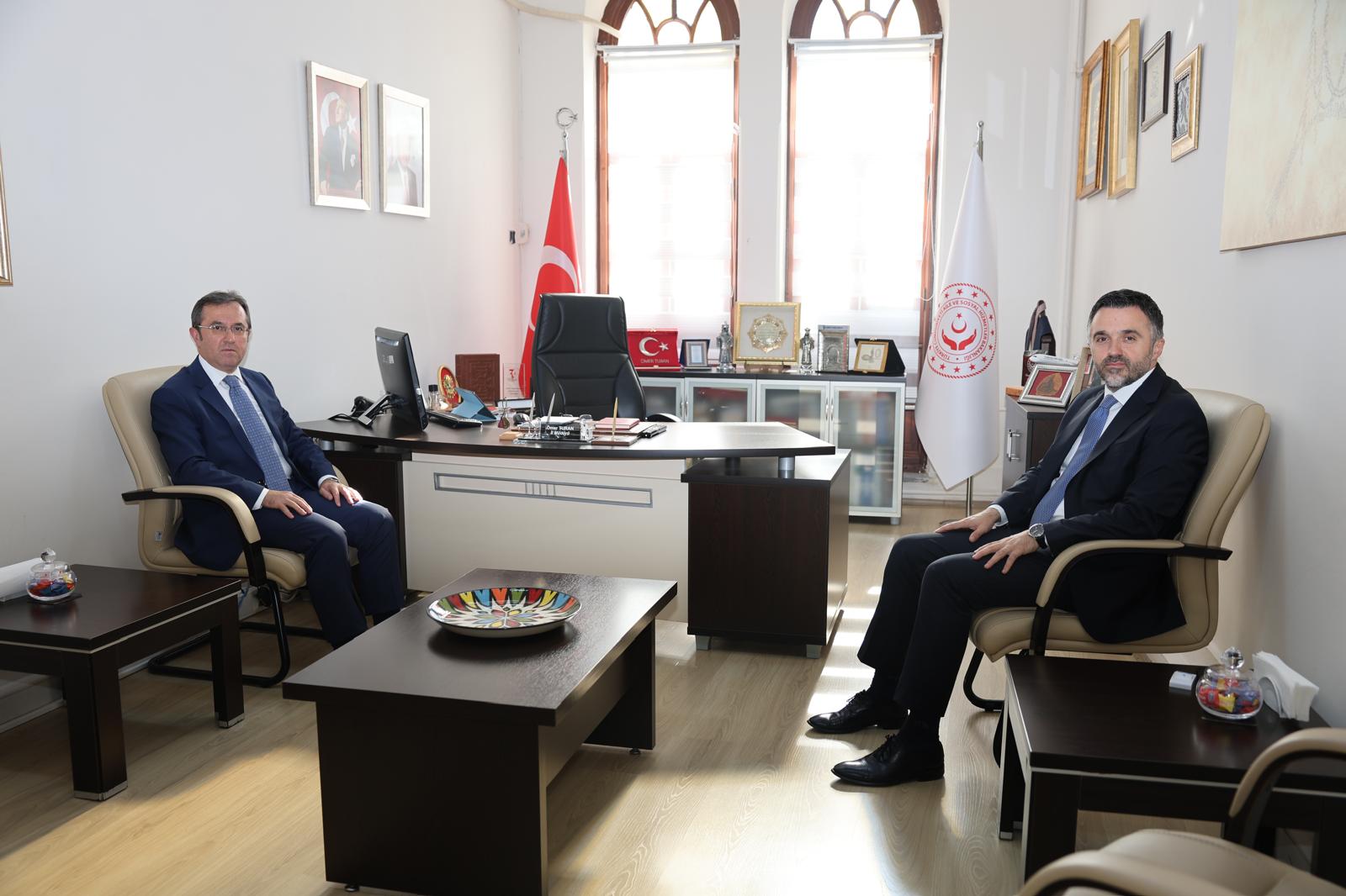 Sarıyer Kaymakamı Sn. Metin MAYTALMAN, İl Müdürümüz Sn. Ömer Turan’ı Makamında Ziyaret Etti
