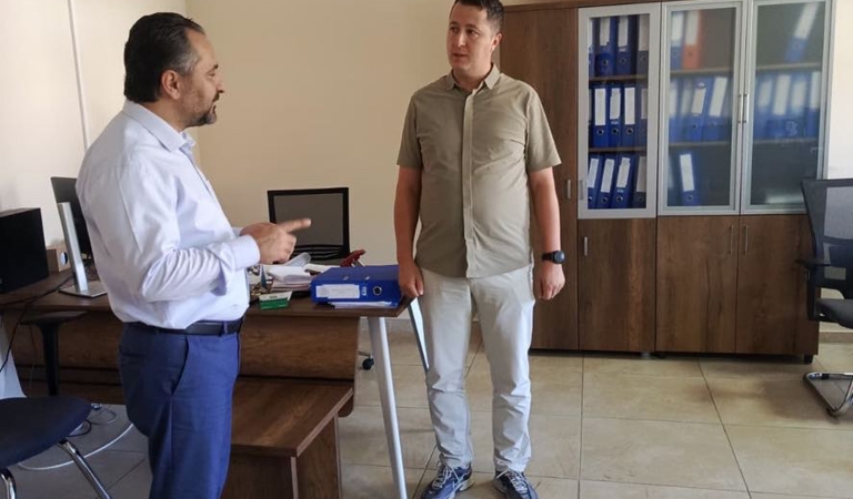 İl Müdürümüz Mahmut SELÇUK, İl Müdürlüğümüzde görev yapan personellerimizi çalışma odalarında ziyaret ederek kendileriyle bir araya geldi. 