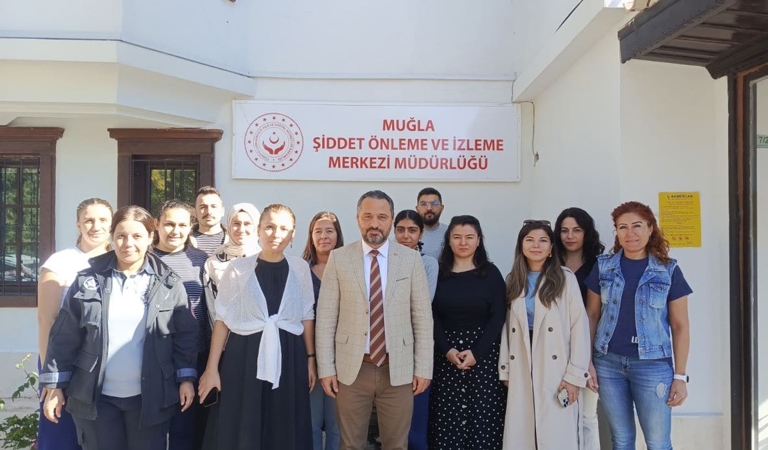 İl Müdürümüz Mahmut SELÇUK, Müdürlüğümüze bağlı olarak hizmet veren Şiddet Önleme ve İzleme Merkezi’ni (ŞÖNİM) ziyaret etti. 