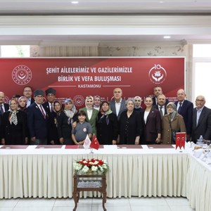 Bakanımız Göktaş, Kastamonu’da şehit aileleri ve gazilerle vefa buluşmasında bir araya geldi - fotoğraf 6