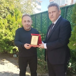 Karabük Aile ve Sosyal Hizmetler İl Müdürlüğüne bağlı yatılı kuruluşta, personelin moral ve motivasyonunu artırmak amacıyla bir kahvaltı programı düzenlendi. - fotoğraf 3