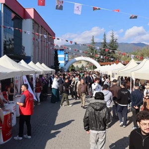 KBÜ FEST 2026’da Aile ve Sosyal Hizmetler İl Müdürlüğümüzden Anlamlı Katılım - fotoğraf 12