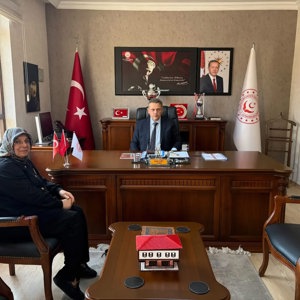 Özel Seçkin Kreş Yöneticisi Fatma Köşker, İl Müdürümüz Sayın Sami ÇİFT’i makamında ziyaret etti. - fotoğraf 1